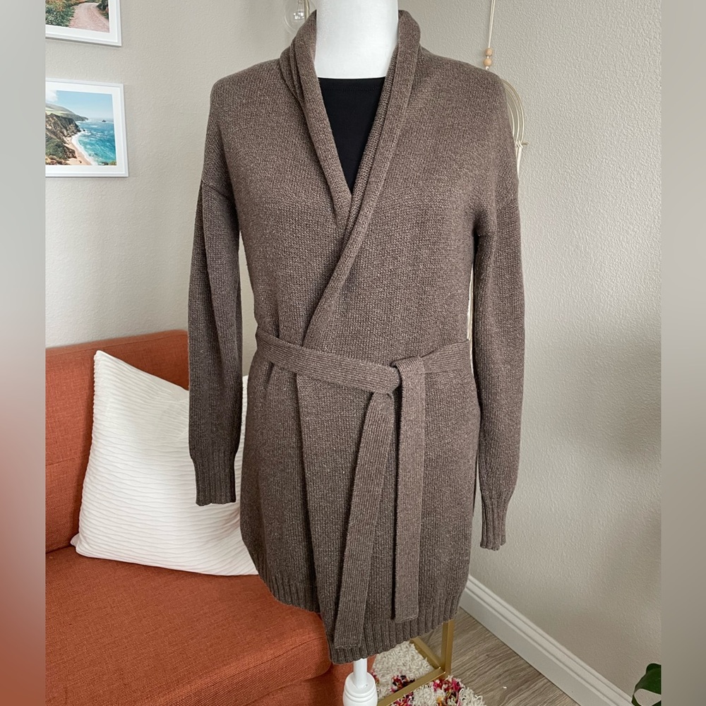 Brown front tying Old Navy cardigan